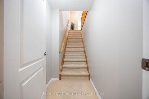 Photo 33 at 25 Wilshire Drive, Brooklin, Whitby