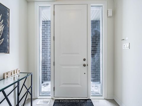 Photo 4 at 553 TED MARKS Drive, Kedron, Oshawa