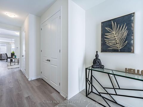 Photo 5 at 553 TED MARKS Drive, Kedron, Oshawa