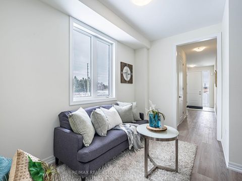 Photo 8 at 553 TED MARKS Drive, Kedron, Oshawa