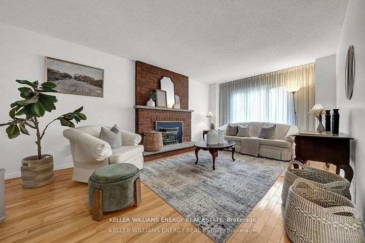 Photo 7 at 280 Thornton Road N, McLaughlin, Oshawa