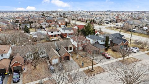 Photo 11 at 9 Fenwick Avenue, Bowmanville, Clarington