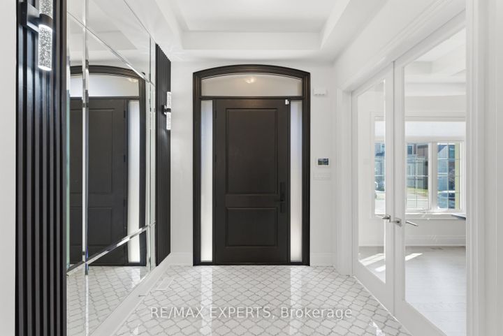 Photo 2 at 54 Winthrop Crescent, Vellore Village, Vaughan