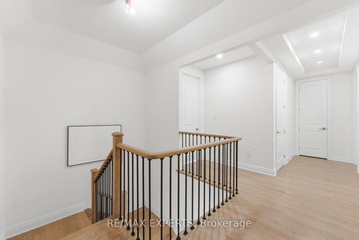 Photo 21 at 54 Winthrop Crescent, Vellore Village, Vaughan