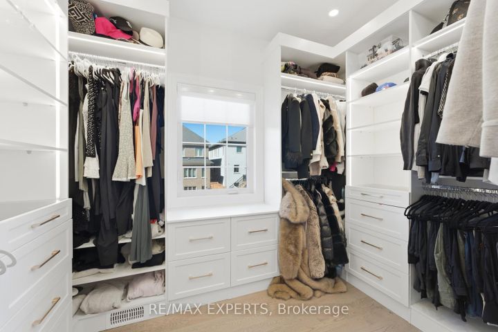 Photo 26 at 54 Winthrop Crescent, Vellore Village, Vaughan