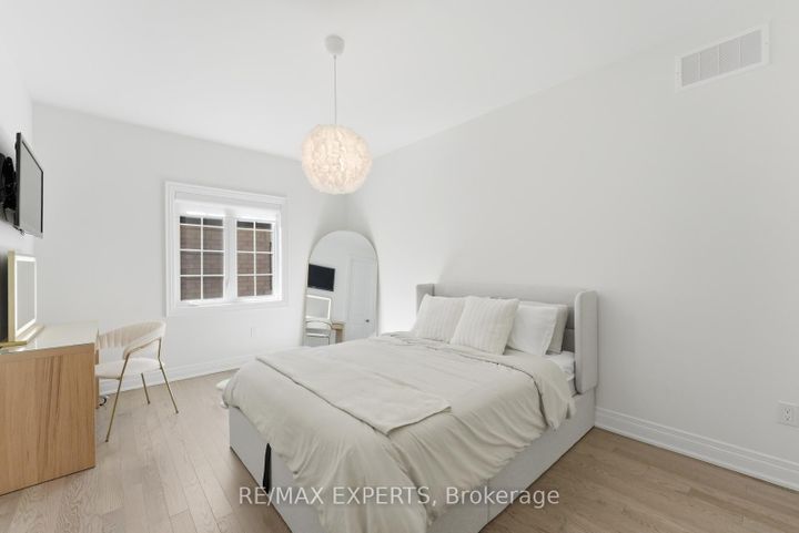 Photo 28 at 54 Winthrop Crescent, Vellore Village, Vaughan