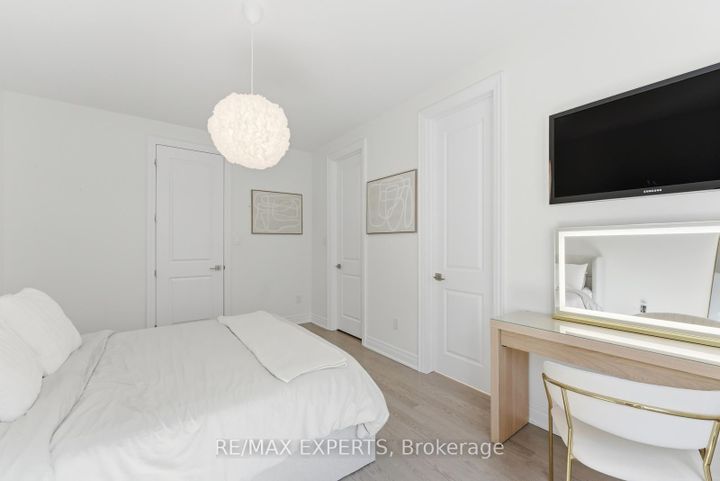 Photo 29 at 54 Winthrop Crescent, Vellore Village, Vaughan