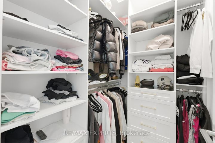 Photo 30 at 54 Winthrop Crescent, Vellore Village, Vaughan