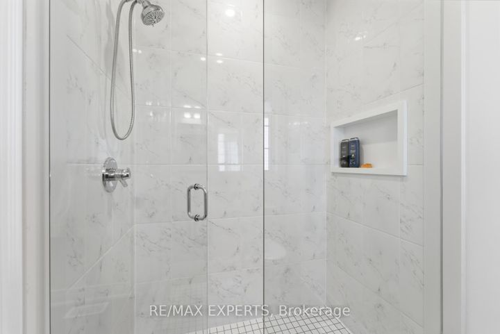 Photo 38 at 54 Winthrop Crescent, Vellore Village, Vaughan