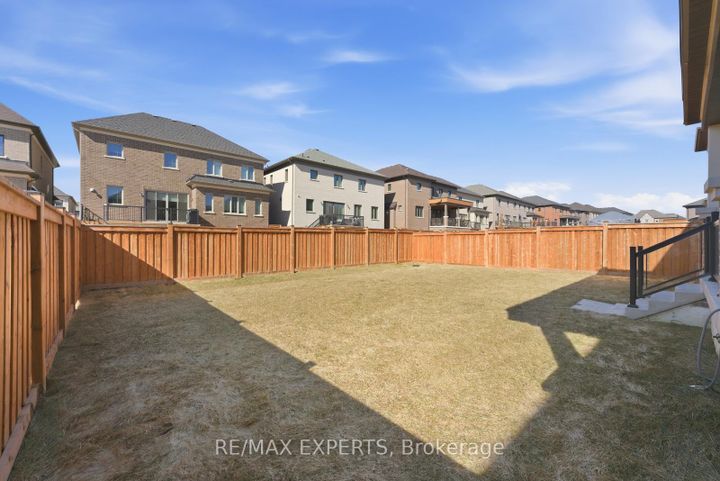 Photo 43 at 54 Winthrop Crescent, Vellore Village, Vaughan