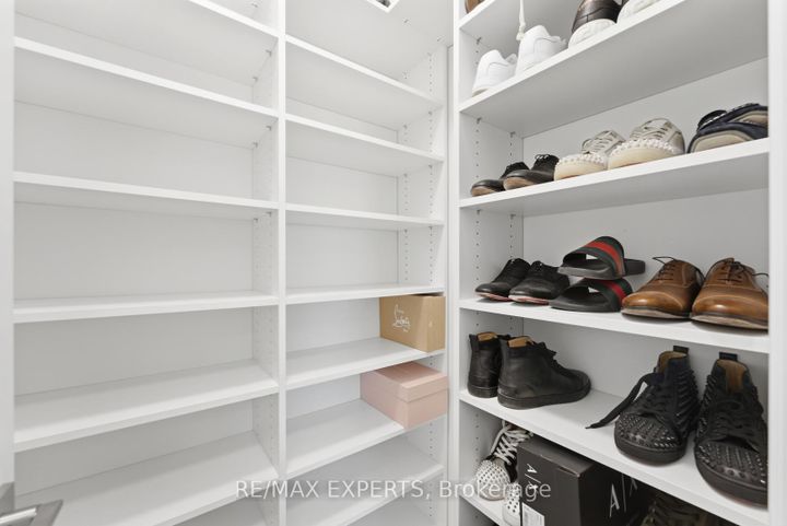 Photo 45 at 54 Winthrop Crescent, Vellore Village, Vaughan