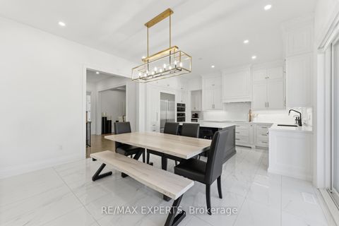 Photo 7 at 54 Winthrop Crescent, Vellore Village, Vaughan