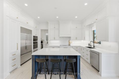 Photo 8 at 54 Winthrop Crescent, Vellore Village, Vaughan