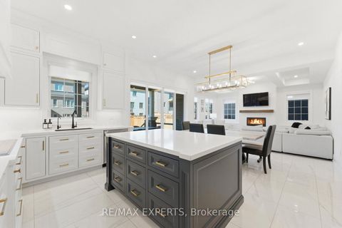 Photo 12 at 54 Winthrop Crescent, Vellore Village, Vaughan