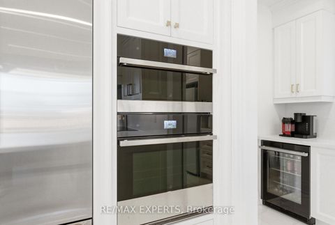 Photo 14 at 54 Winthrop Crescent, Vellore Village, Vaughan