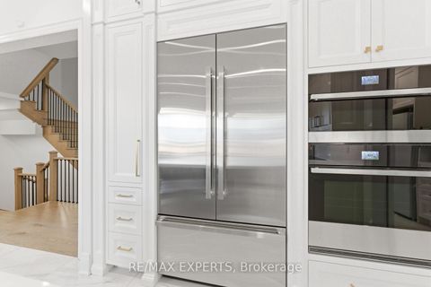 Photo 15 at 54 Winthrop Crescent, Vellore Village, Vaughan