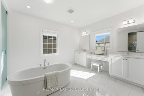 Photo 24 at 54 Winthrop Crescent, Vellore Village, Vaughan