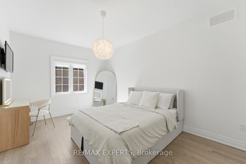 Photo 28 at 54 Winthrop Crescent, Vellore Village, Vaughan