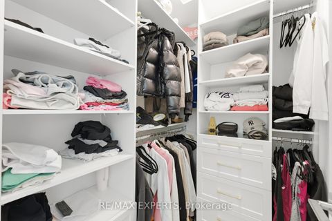 Photo 30 at 54 Winthrop Crescent, Vellore Village, Vaughan