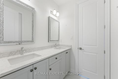 Photo 31 at 54 Winthrop Crescent, Vellore Village, Vaughan