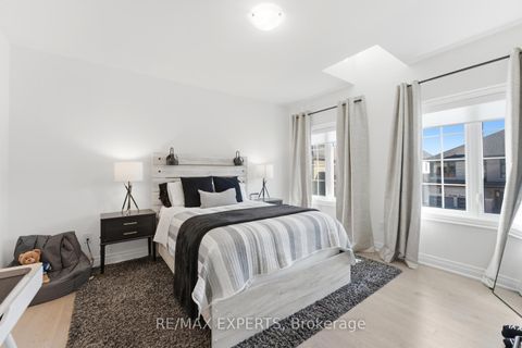 Photo 35 at 54 Winthrop Crescent, Vellore Village, Vaughan