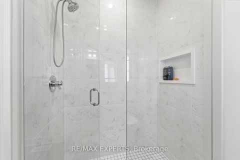 Photo 38 at 54 Winthrop Crescent, Vellore Village, Vaughan