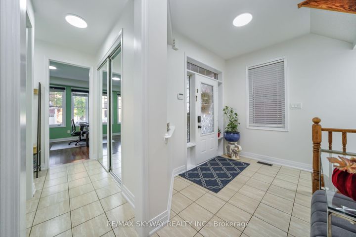 Photo 6 at 90 Aylesbury Drive, Northwest Brampton, Brampton