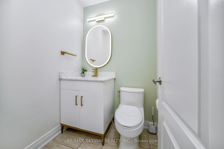 Photo 8 at 90 Aylesbury Drive, Northwest Brampton, Brampton