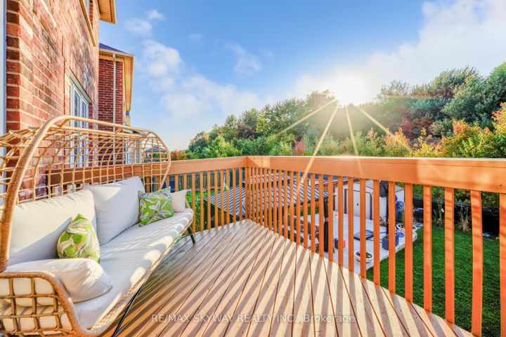 Photo 16 at 90 Aylesbury Drive, Northwest Brampton, Brampton