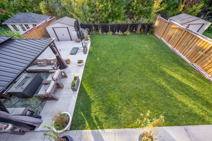 Photo 17 at 90 Aylesbury Drive, Northwest Brampton, Brampton