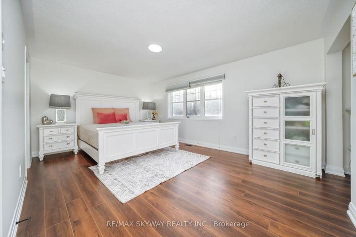 Photo 20 at 90 Aylesbury Drive, Northwest Brampton, Brampton