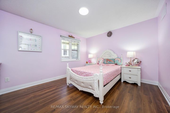 Photo 24 at 90 Aylesbury Drive, Northwest Brampton, Brampton