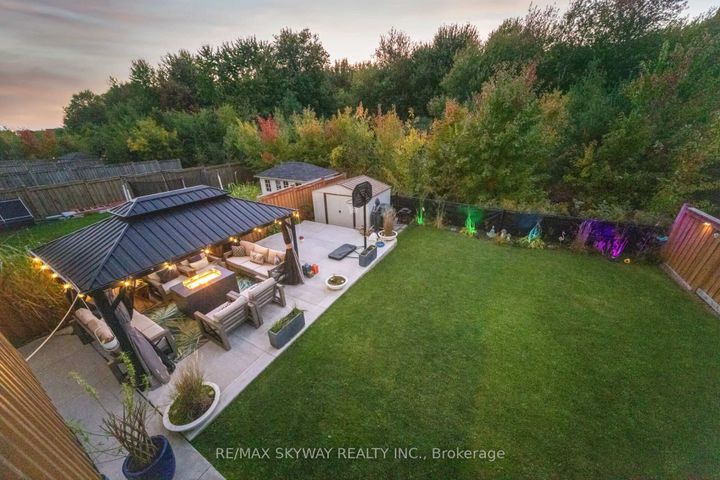 Photo 35 at 90 Aylesbury Drive, Northwest Brampton, Brampton