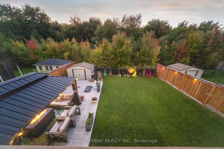 Photo 36 at 90 Aylesbury Drive, Northwest Brampton, Brampton