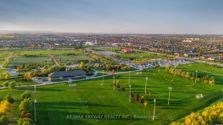 Photo 39 at 90 Aylesbury Drive, Northwest Brampton, Brampton