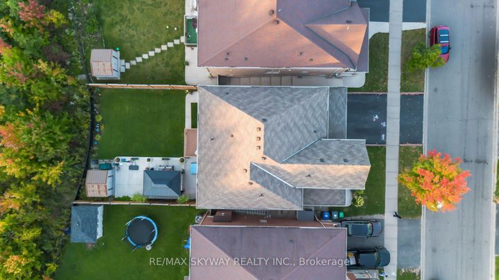 Photo 41 at 90 Aylesbury Drive, Northwest Brampton, Brampton