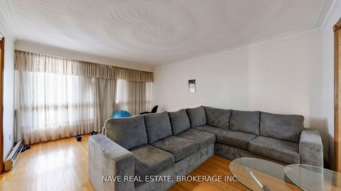 Photo 4 at 9747 Bathurst Street, North Richvale, Richmond Hill