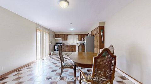 Photo 7 at 9747 Bathurst Street, North Richvale, Richmond Hill