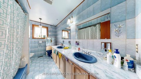 Photo 10 at 9747 Bathurst Street, North Richvale, Richmond Hill