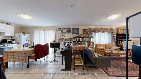 Photo 18 at 9747 Bathurst Street, North Richvale, Richmond Hill