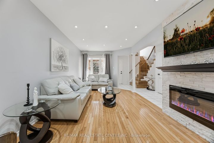 Photo 7 at 62 - 2665 Thomas Street, Central Erin Mills, Mississauga