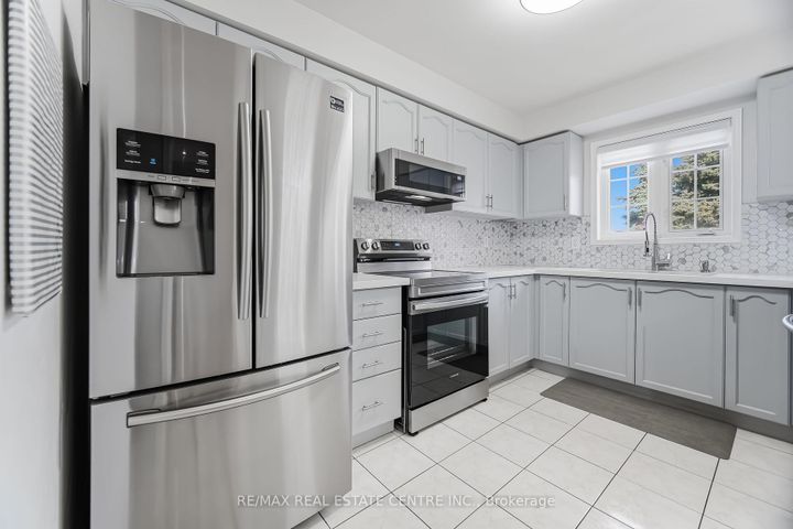 Photo 9 at 62 - 2665 Thomas Street, Central Erin Mills, Mississauga