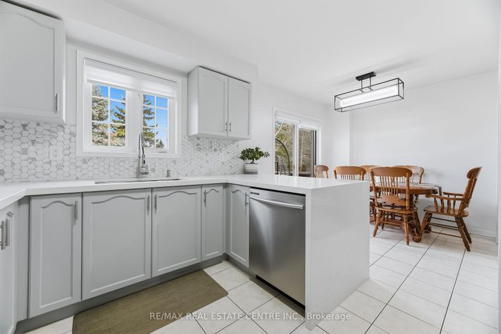 Photo 10 at 62 - 2665 Thomas Street, Central Erin Mills, Mississauga