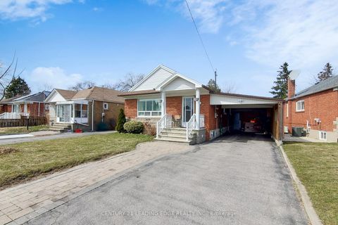 Photo 1 at 27 Archwood Crescent, Maryvale, Toronto