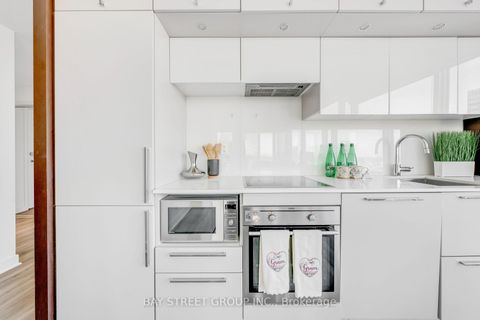 Photo 16 at 4204 - 15 Grenville Street, Bay Street Corridor, Toronto