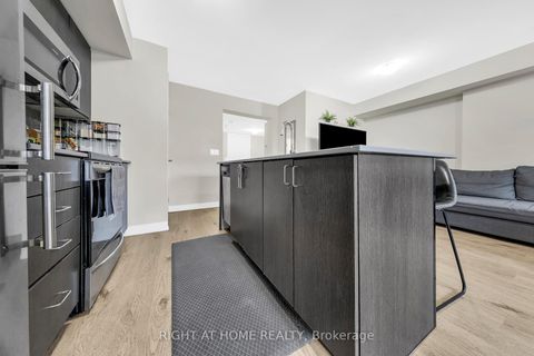 Photo 9 at 5 - 181 William Duncan Road, CFB, Toronto
