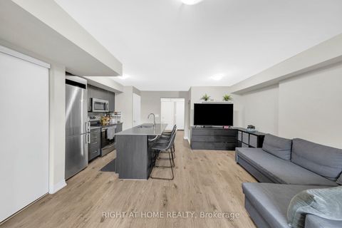 Photo 10 at 5 - 181 William Duncan Road, CFB, Toronto