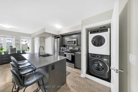 Photo 11 at 5 - 181 William Duncan Road, CFB, Toronto