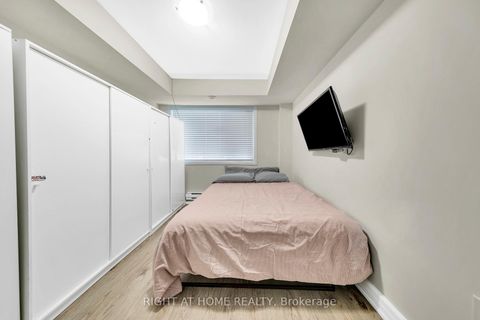 Photo 23 at 5 - 181 William Duncan Road, CFB, Toronto