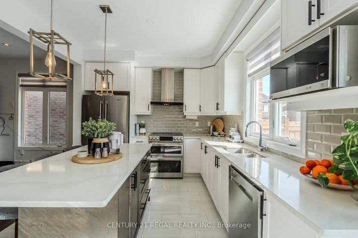 Photo 2 at 25 Elysian Fields Circle, Bram West, Brampton